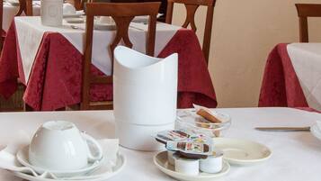 Colazione a buffet a pagamento, servita tutte le mattine