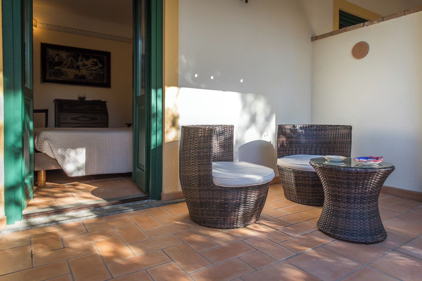 Superior-Doppelzimmer, Terrasse, Parkblick | Italienische Bettbezüge von Frette, Minibar, Zimmersafe, Schreibtisch