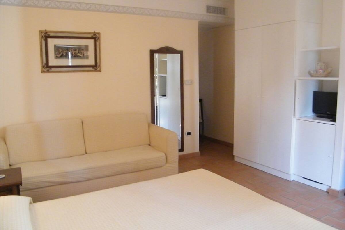 classic triple room, park view | frette italian sheets, minibar, in-room safe, desk