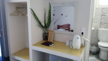 27-Zoll-Fernseher mit Digitalempfang, Kamin, DVD-Player