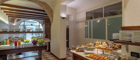 Daily buffet breakfast (EUR 9 per person)