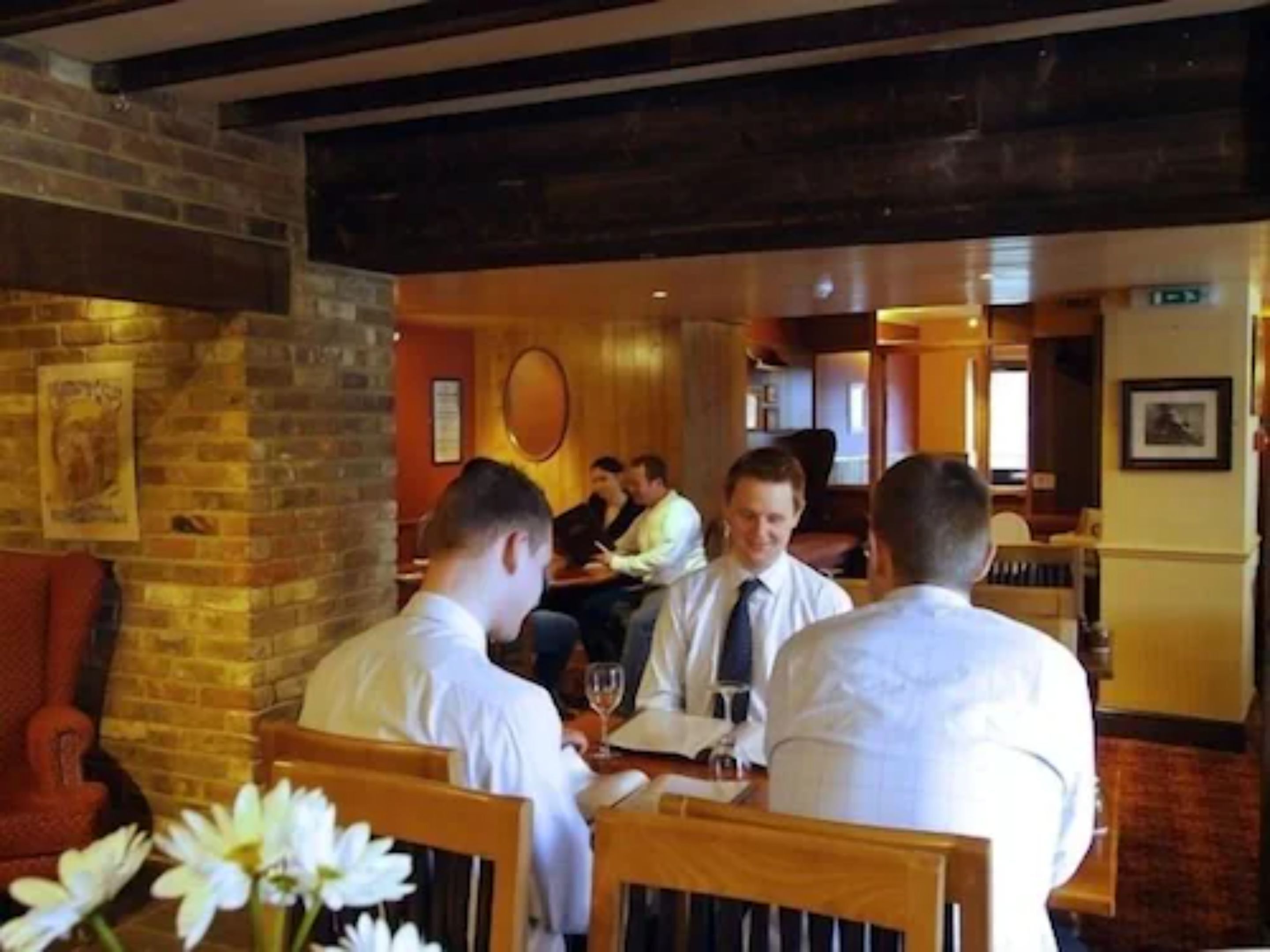 breakfast, lunch, dinner served; british cuisine