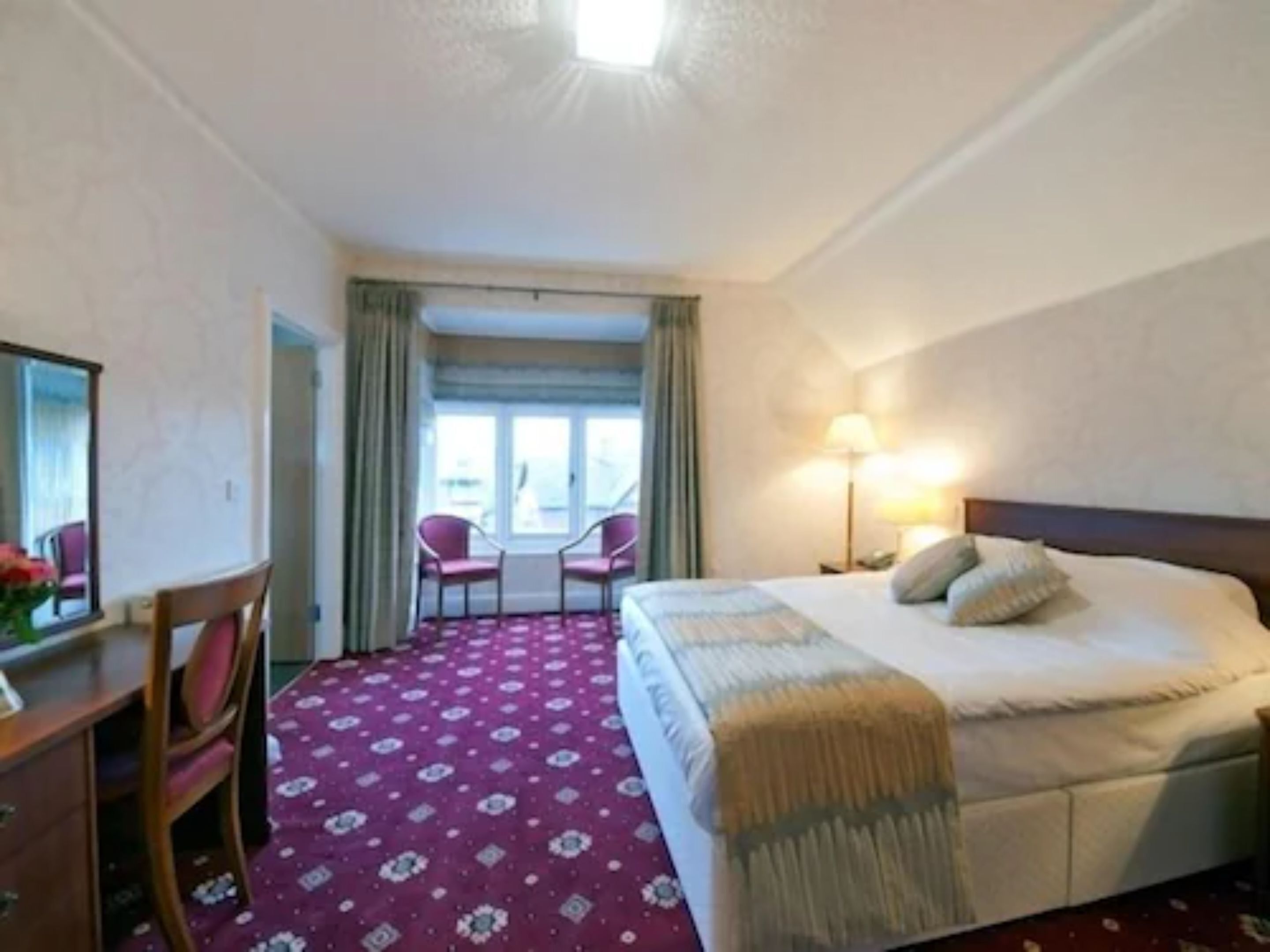 deluxe double room | in-room safe, desk, iron/ironing board, cots/infant beds
