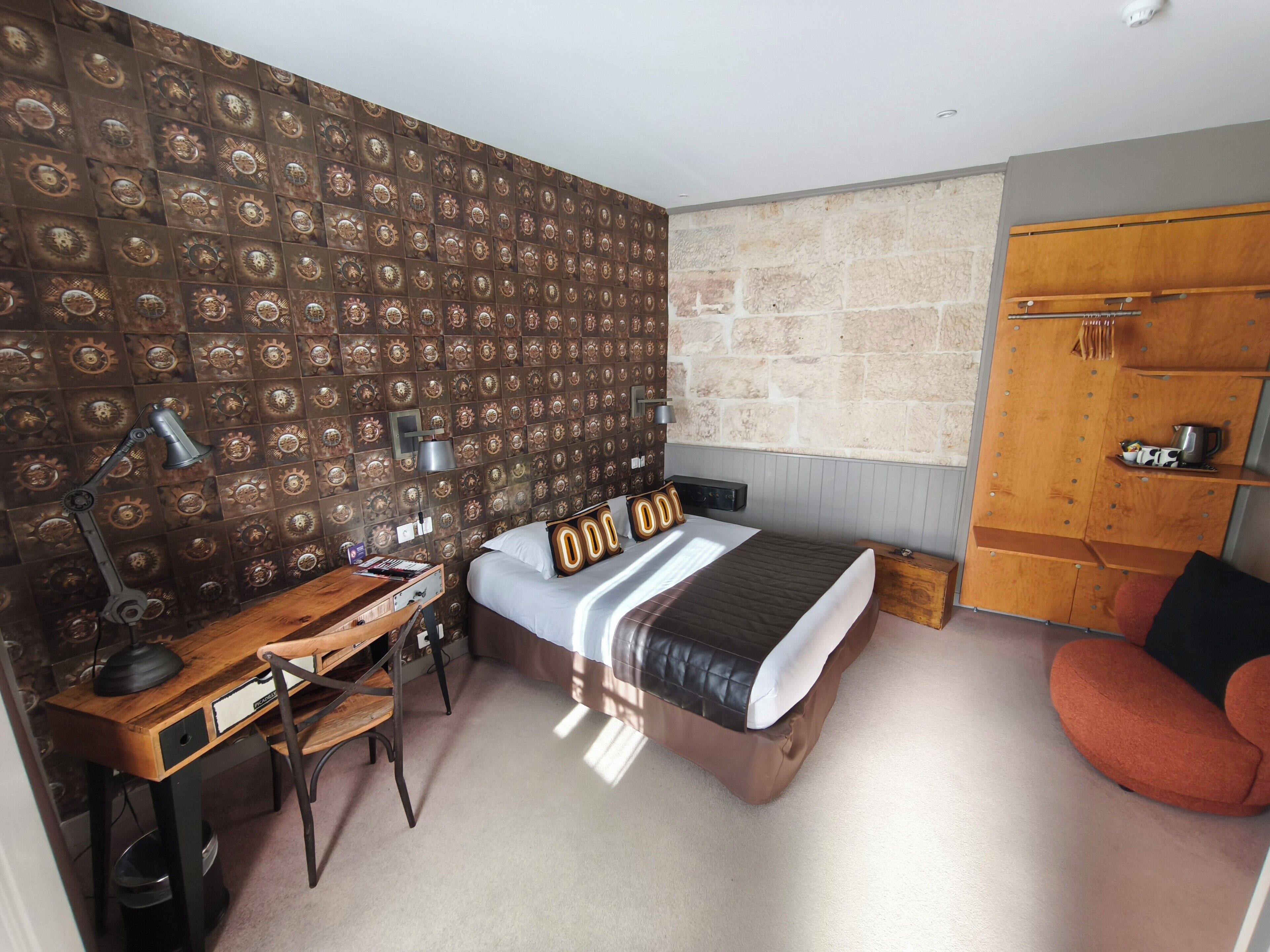 Superior Double Room | Individually decorated, individually furnished, desk, blackout curtains