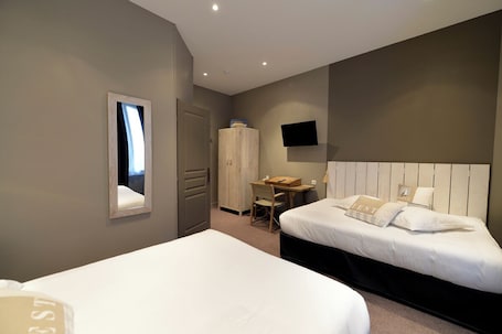 1 habitación, decoración personalizada, muebles diferentes y escritorio