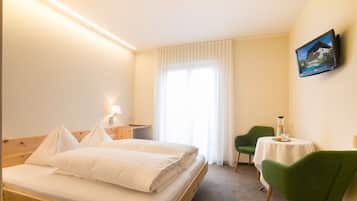 Classic Double Room, 1 Queen Bed, Non Smoking | Premium bedding, pillowtop beds, in-room safe, desk