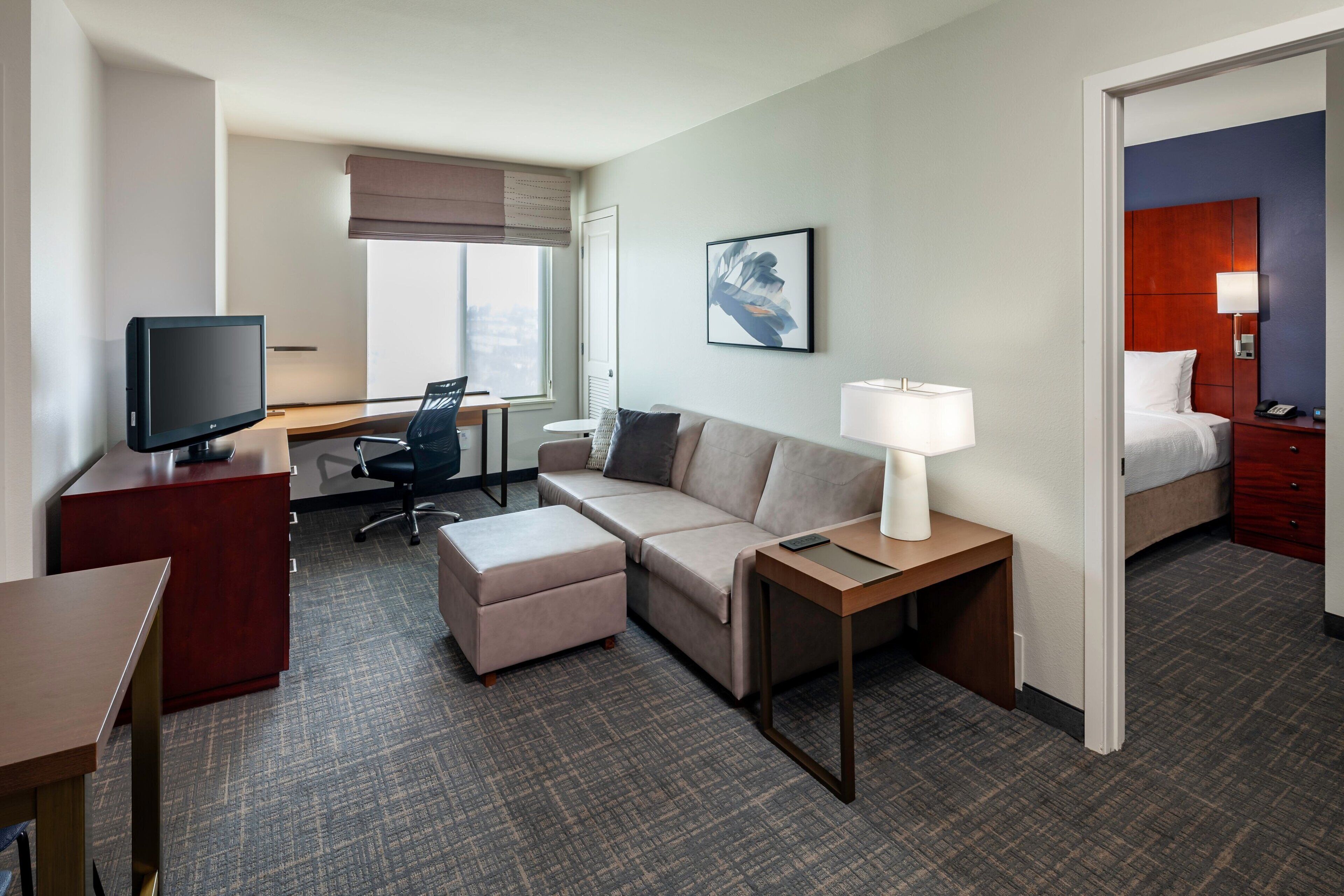 smart tv, netflix, pay films