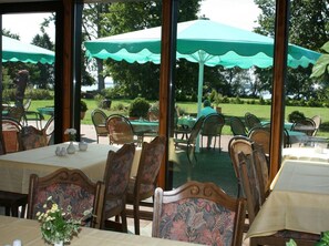 Der serveres morgenmad, frokost og aftensmad