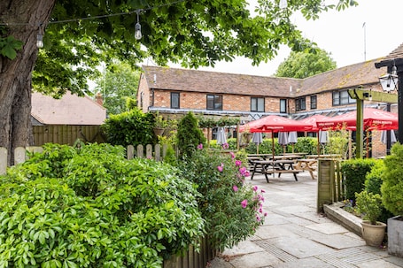 Jardín. The Crown & Horns