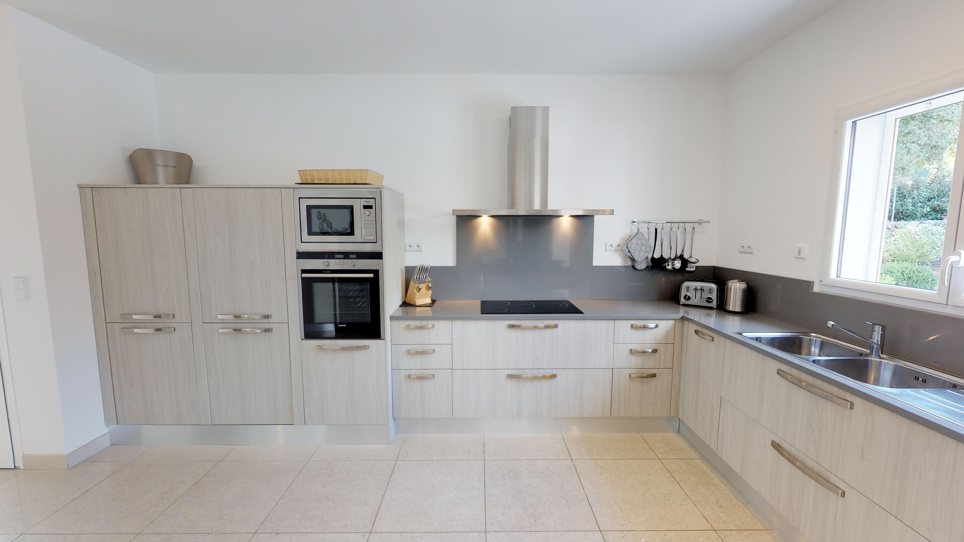 1 bedroom, frette italian sheets, premium bedding, pillow-top beds