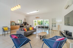 1 bedroom, Frette Italian sheets, premium bedding, pillow-top beds - Domaine Villas Mandarine (Calvi)