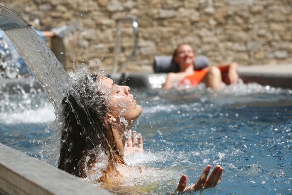 Couples treatment room(s), sauna, hot tub, steam room, body treatments