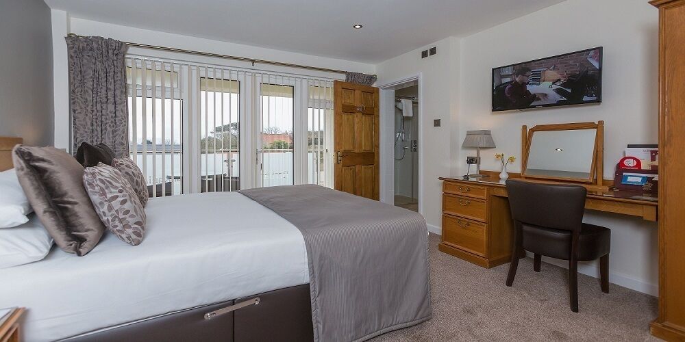 舒适双人房, 1 张双人床, 阳台, 泳池景观 | 防过敏的被褥、特色装修、特色家居、免费 WiFi