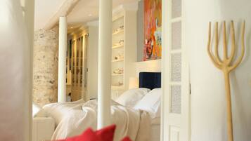 Premium Suite, 1 King Bed, Poolside | Premium bedding, individually furnished, bed sheets