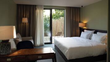 Family Room | 1 bedroom, premium bedding, individually furnished, bed sheets