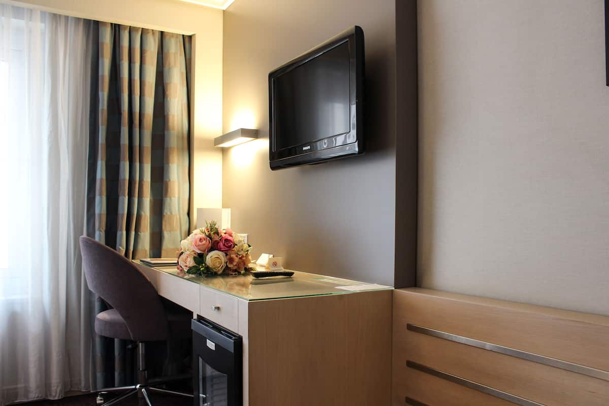 1 bedroom, minibar, in-room safe, desk
