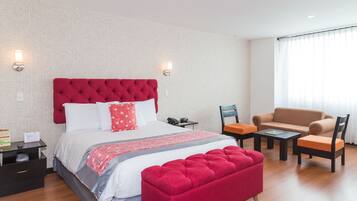 Yhden hengen standard-huone | 1 makuuhuone, ylelliset vuodevaatteet, untuvapeitot