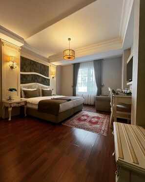 Double Room | Hypo-allergenic bedding, minibar, in-room safe, individually decorated - Muyan Suites - Special Class (Istanbul)