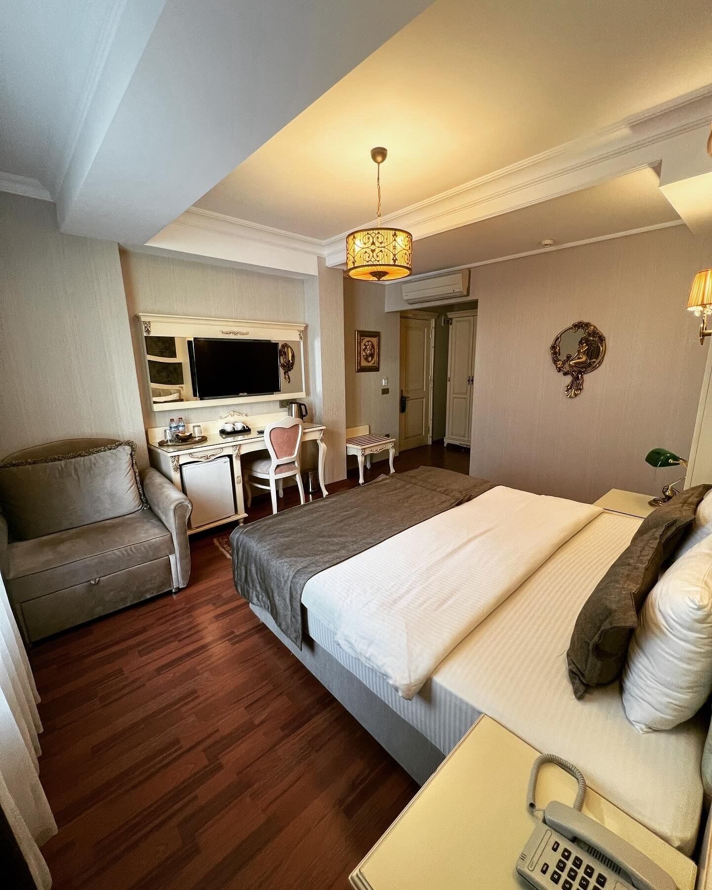 double room | 1 bedroom, hypo-allergenic bedding, minibar, in-room safe