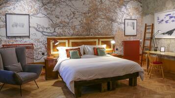 Design-Doppelzimmer | Hochwertige Bettwaren, Schreibtisch, kostenloses WLAN