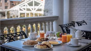 Desayuno buffet incluido todos los días