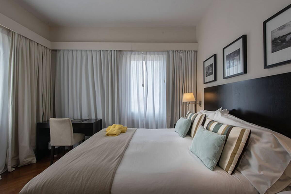 In-room safe, desk, blackout drapes, soundproofing