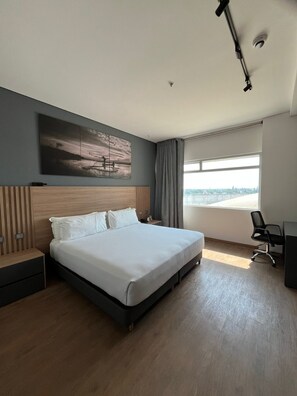 Premium bedding, minibar, in-room safe, desk - Hotel San Silvestre (Barrancabermeja)