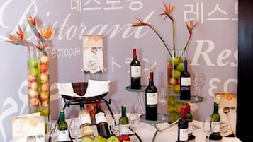 Lunch and dinner served