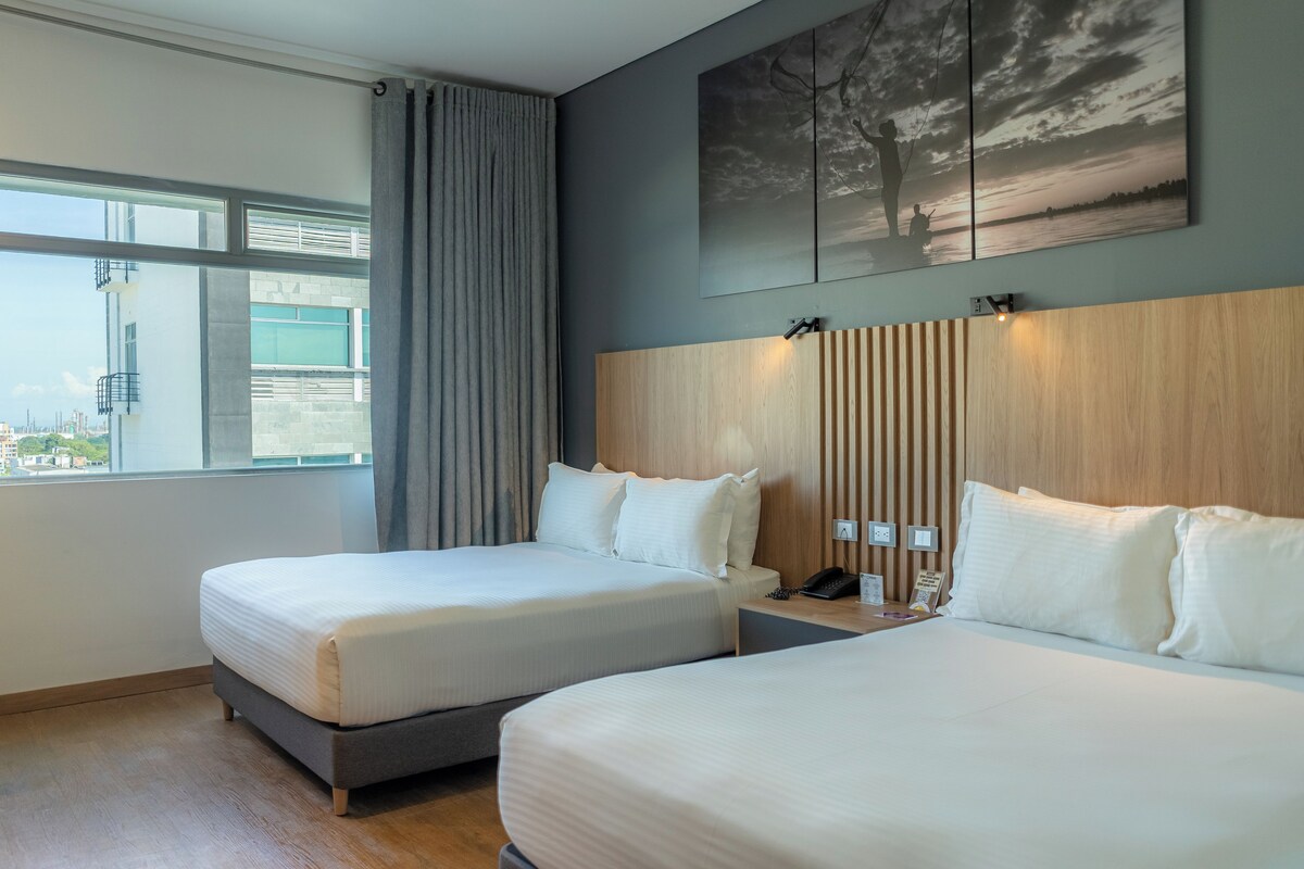 Premium bedding, minibar, in-room safe, desk