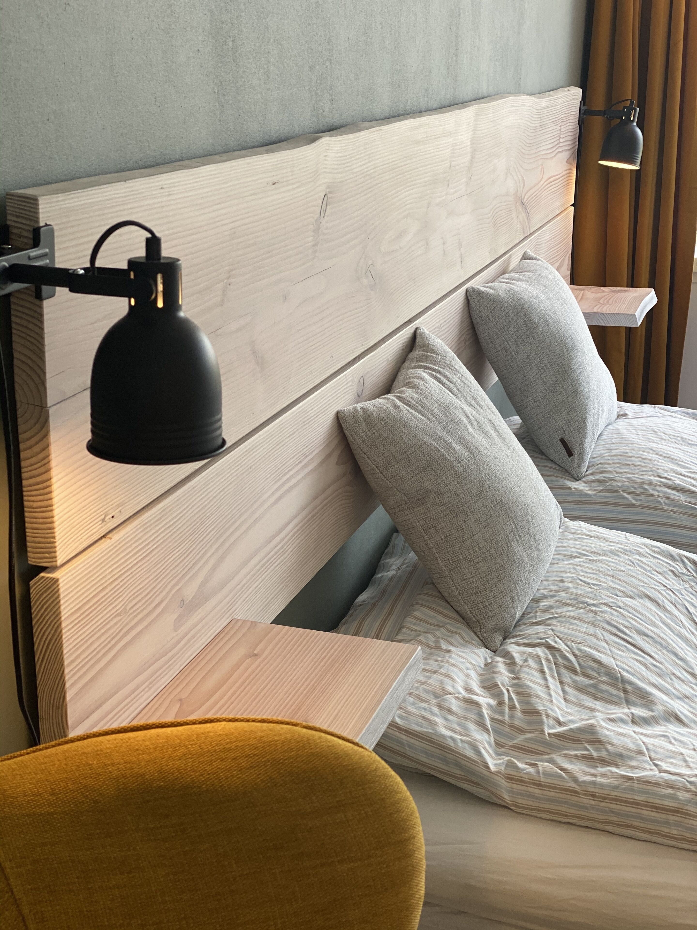 hypo-allergenic bedding, free cots/infant beds, free wifi, bed sheets