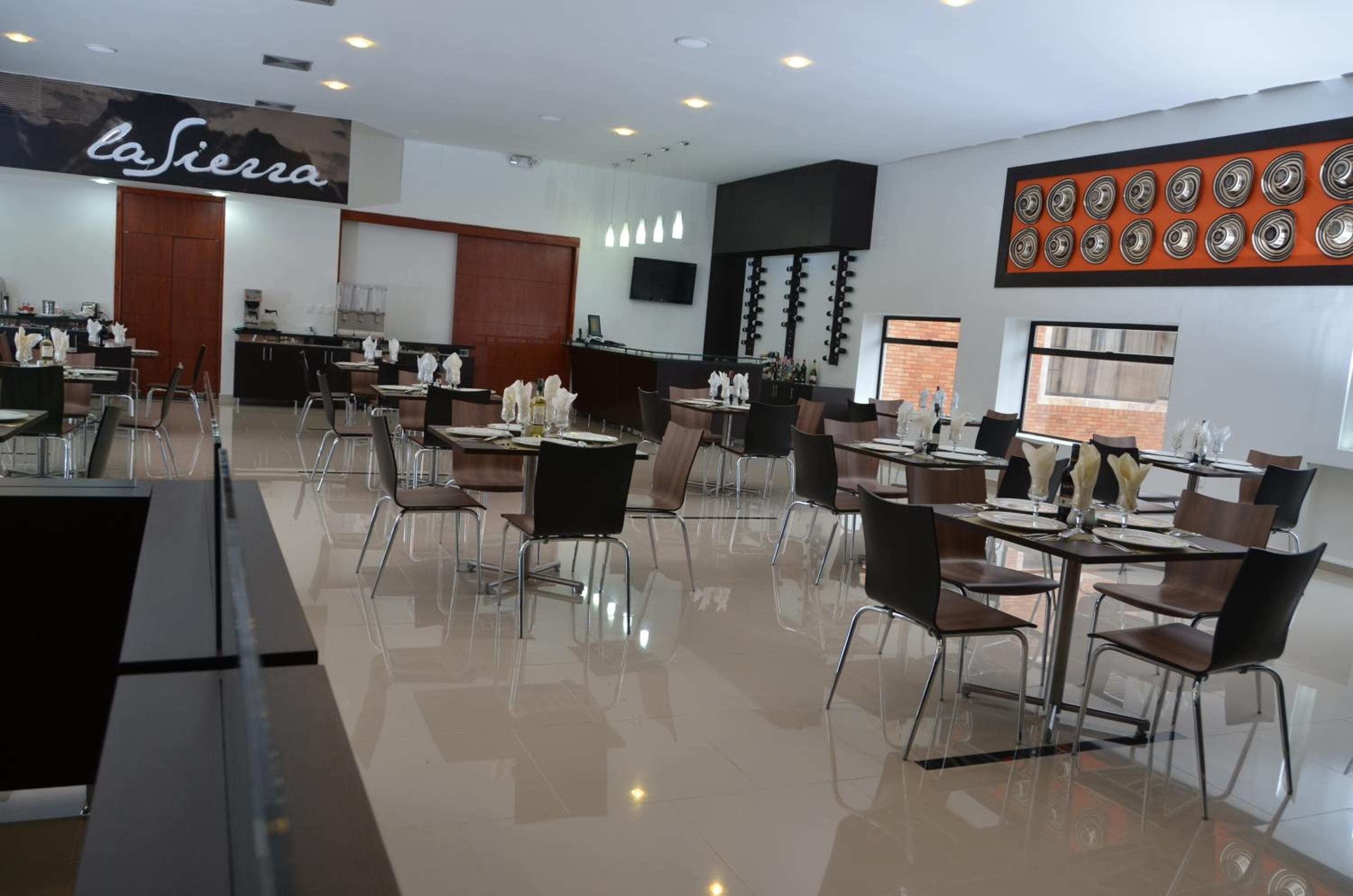 breakfast, lunch and dinner served