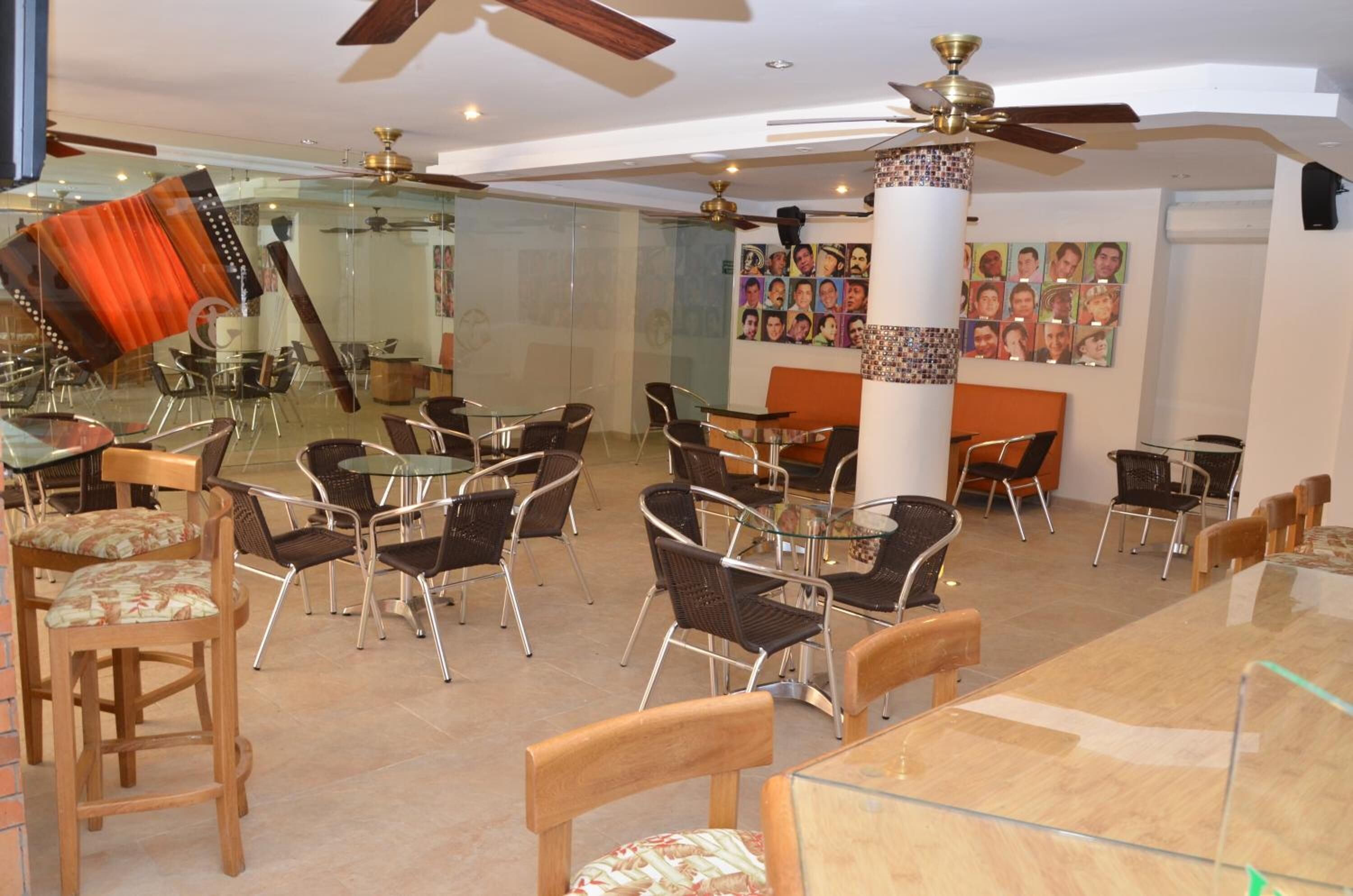 breakfast, lunch and dinner served