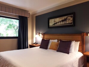 Design Apartment, Balcony | In-room safe, desk, free WiFi, bed sheets - Hotel Ladera (Jaramillo)