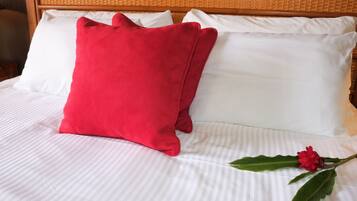 Coffres-forts dans les chambres, bureau, Wi-Fi gratuit, draps fournis