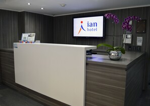 Reception -  Ian Hotel (Buenos Aires)