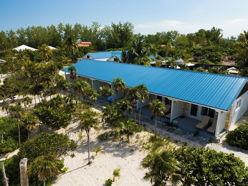 Pelican Beach Hotel by null