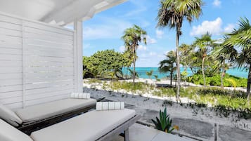 Beachfront King | Cortinas blackout, tabla de planchar con plancha y wifi gratis