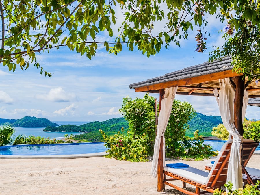 Outdoor pool, pool umbrellas, sun loungers