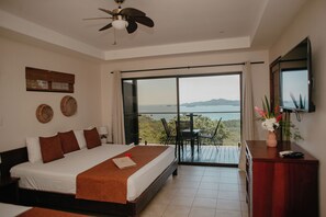 华丽客房 | 迷你吧、客房内保险箱、办公桌、免费 WiFi