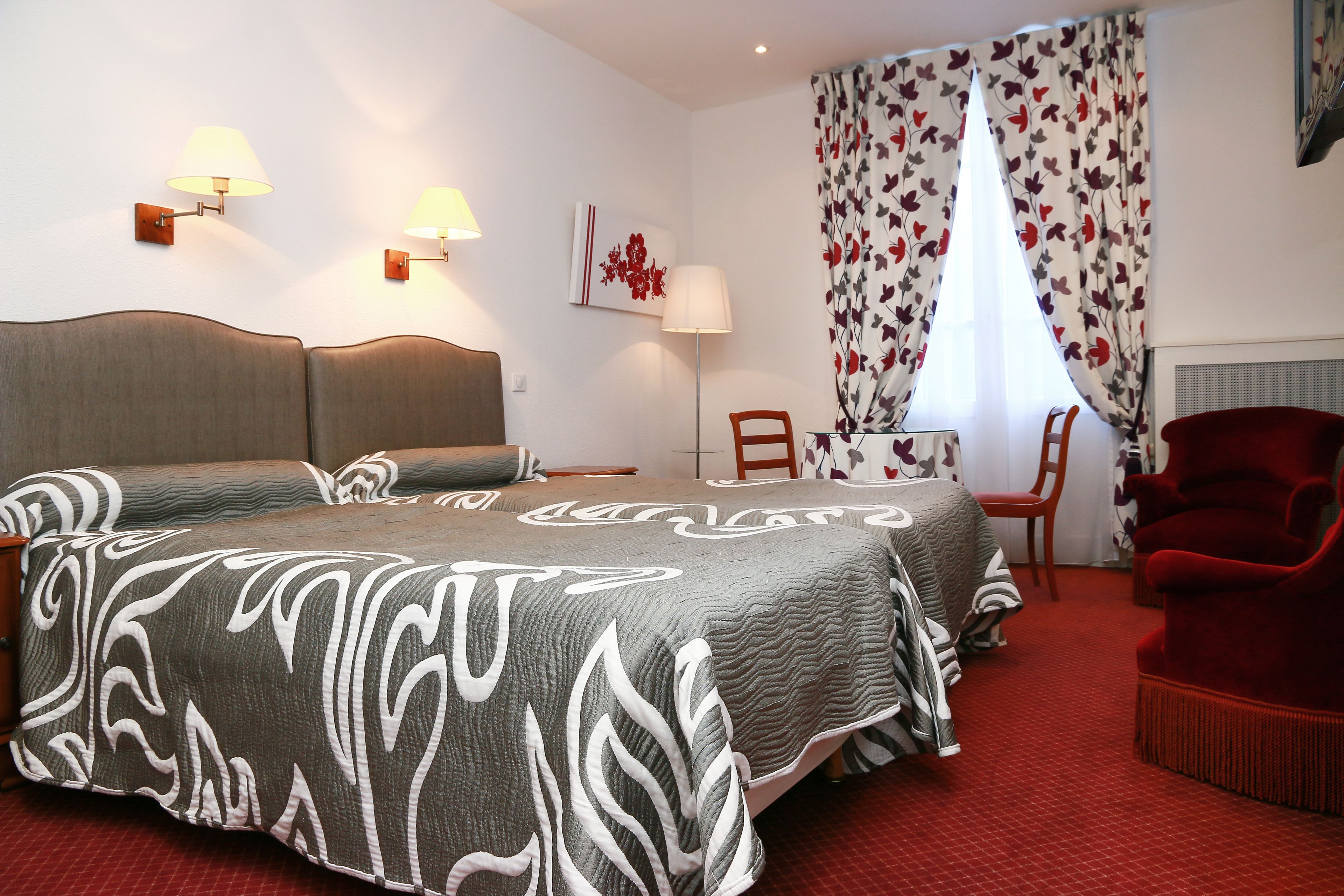 superior double or twin room | soundproofing, iron/ironing board, free wifi, bed sheets