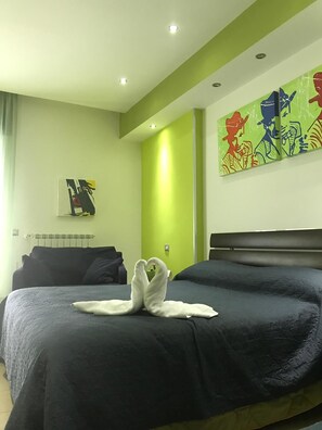 Literie de qualité, lit avec matelas en mousse à mémoire, coffre-fort