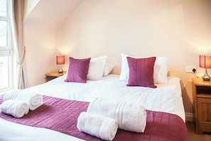Iron/ironing board, free cots/infant beds, free WiFi, bed sheets - Royal Mile Accommodation (Edinburgh)