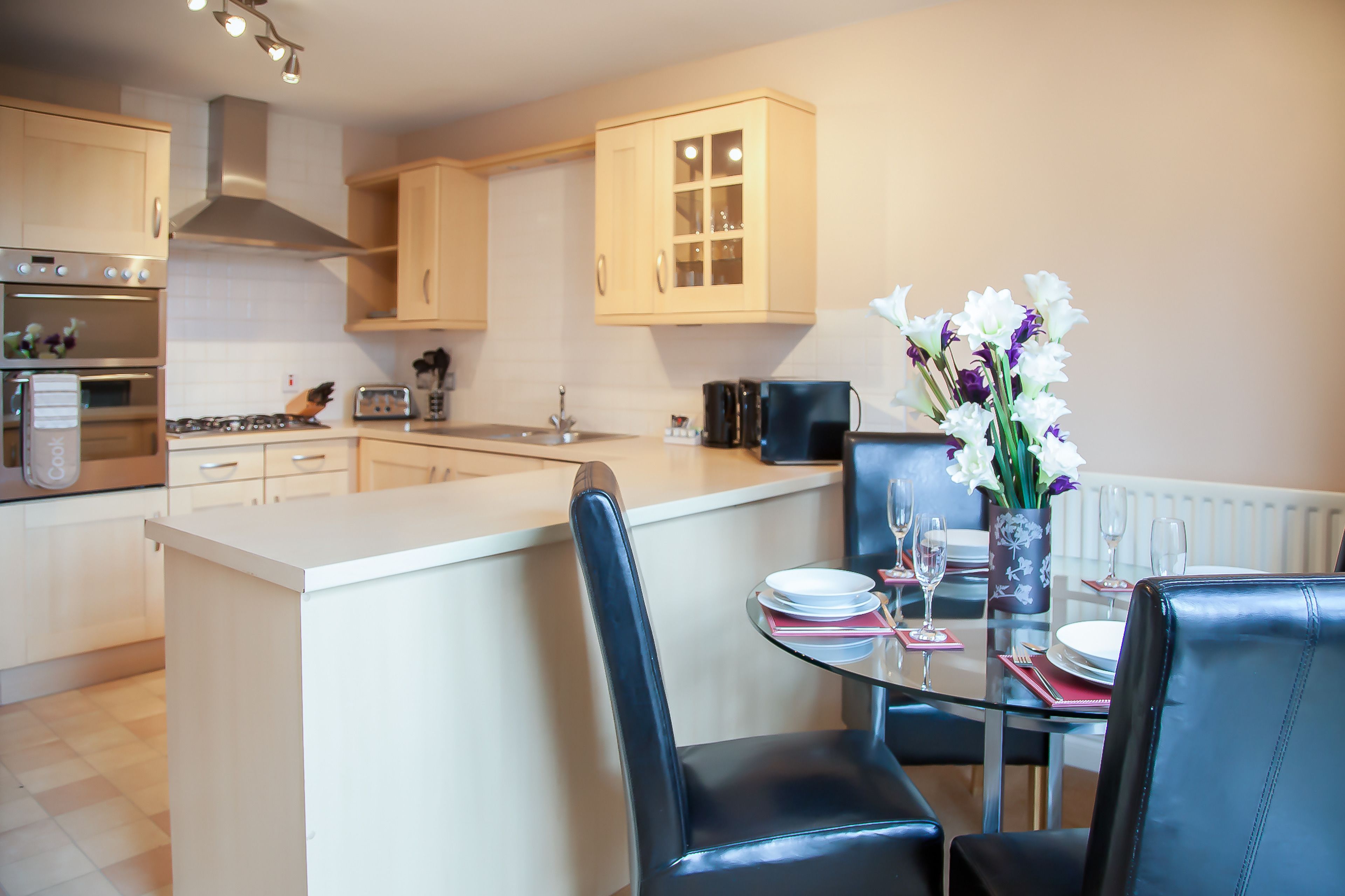 冰箱、微波炉、烤箱、炉灶