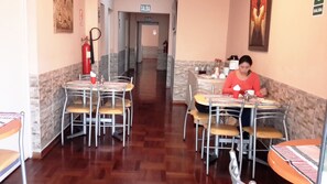 Breakfast area - Hotel Pradera Verde Inn (Lima)