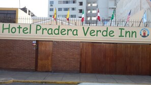 Front of property - Hotel Pradera Verde Inn (Lima)