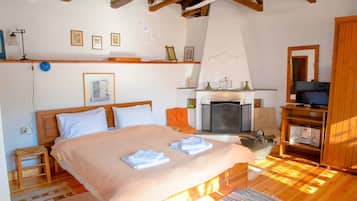 Rumah Klasik, perapian, pemandangan laut | Didekorasi berbeda-beda dan dilengkapi dengan perabotan berbeda-beda