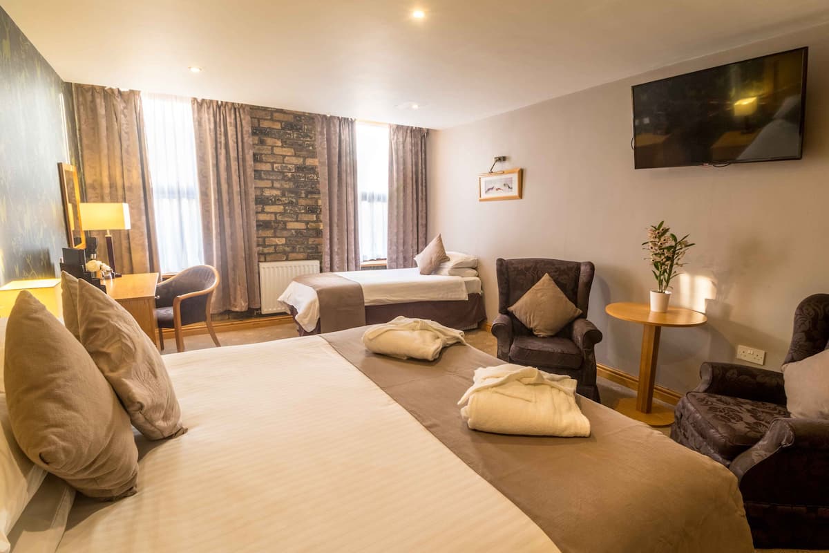 1 quarto, roupas de cama premium, cofres nos quartos