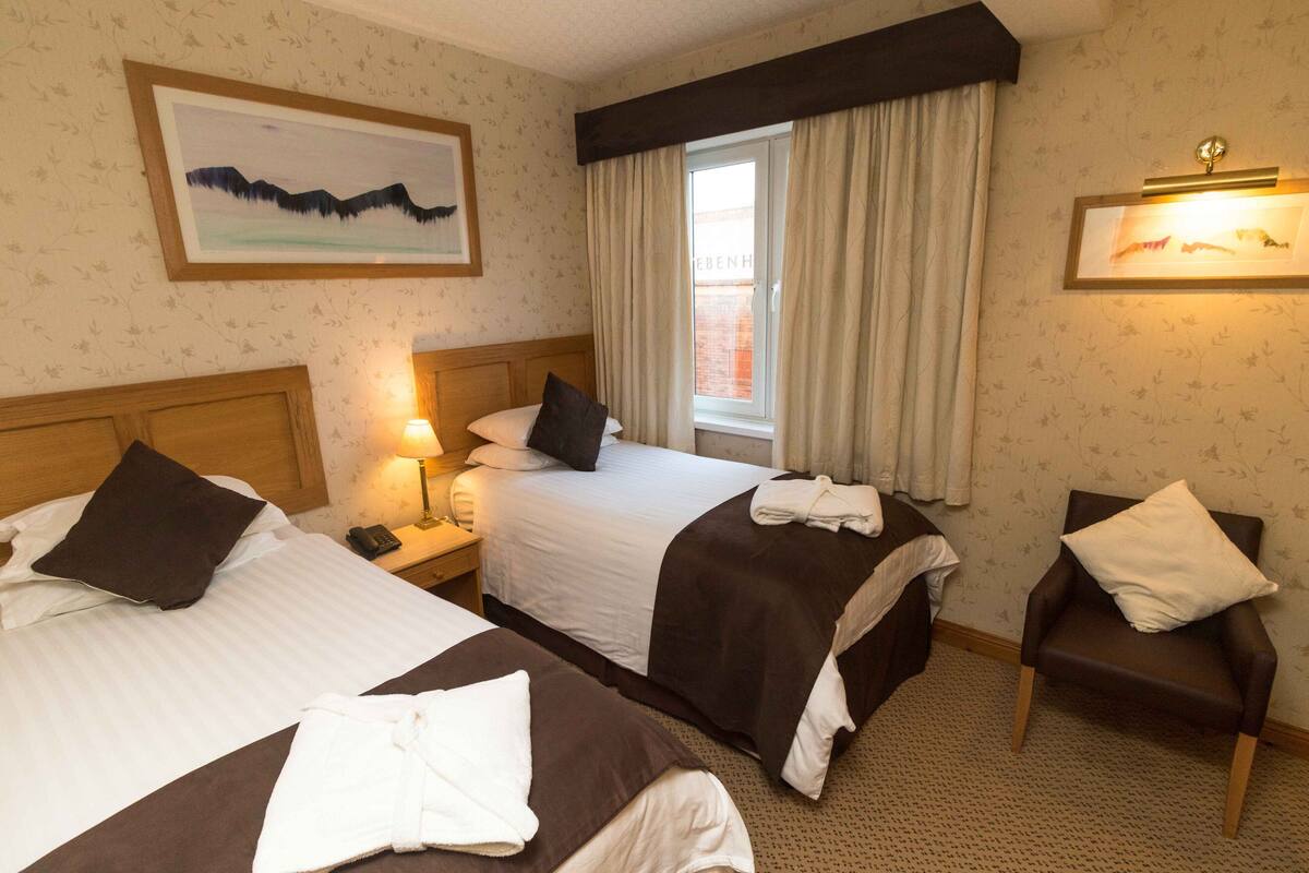 Standard Twin Room (Washington Central Hotel) | 高級寢具、房內夾萬、書桌、手提電腦工作空間