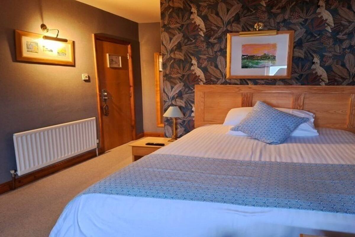 Premium Single Room (Washington Central Hotel) | 高級寢具、房內夾萬、書桌、手提電腦工作空間