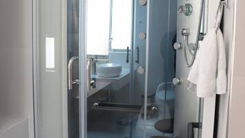 Quarto casal elite | Banheiro | Produtos de toalete grátis, secador de cabelo (mediante solicitação)
